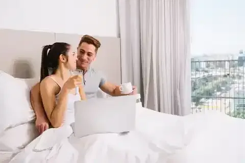 Couple Hotels: An Informative Guide to Privacy, Comfort, and Booking