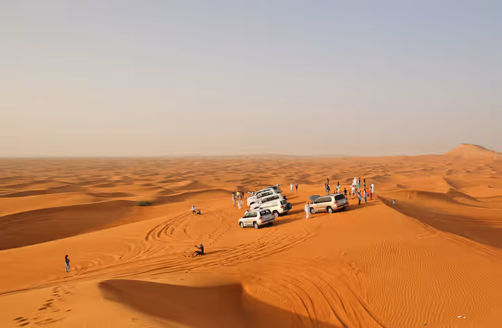 Dubai Desert Safari: A Complete Guide to Desert Adventures and Arabian Culture