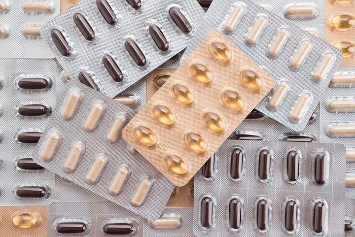 Pharmaceutical Packaging and Moisture Protection: Materials, Facts ,Desiccants and Best Practices